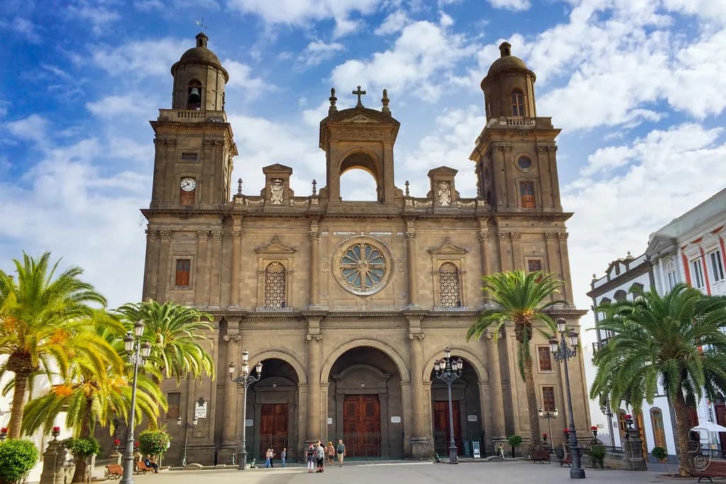 Best Time to Visit Gran Canaria: A Month-by-Month Guide