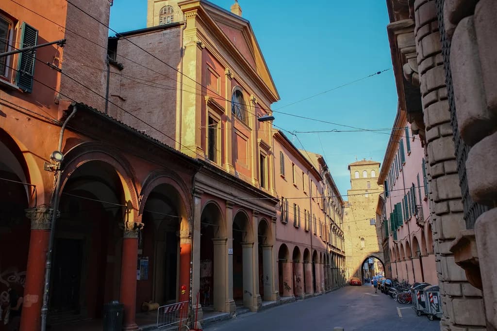 Bologna in June: How Warm It Gets and What to Do