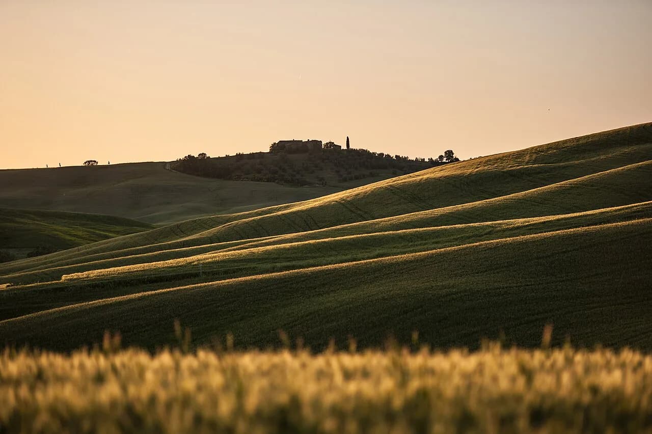 Warm Places in Europe in Spring: Where to Go, Month by Month