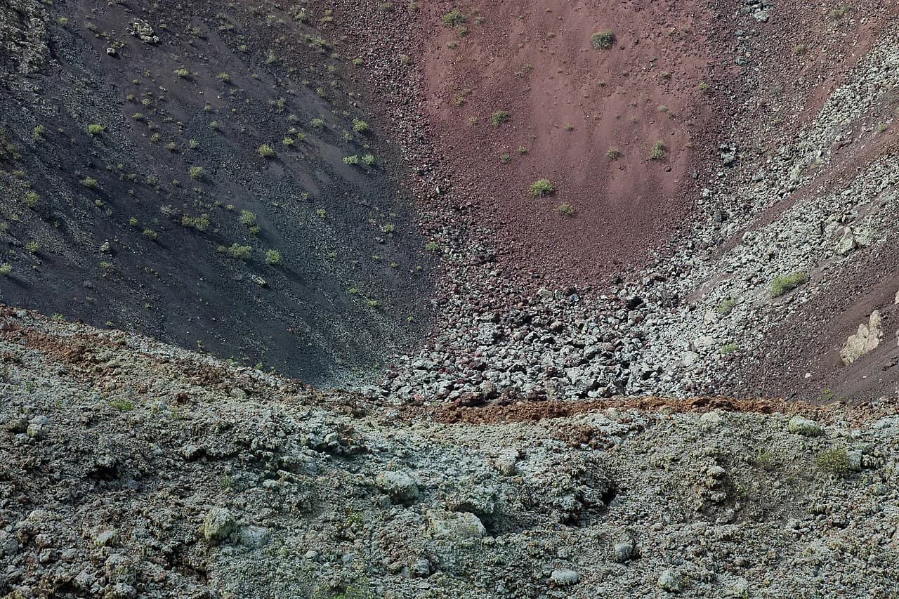 Lanzarote in April: How Warm It Is and What It Suits