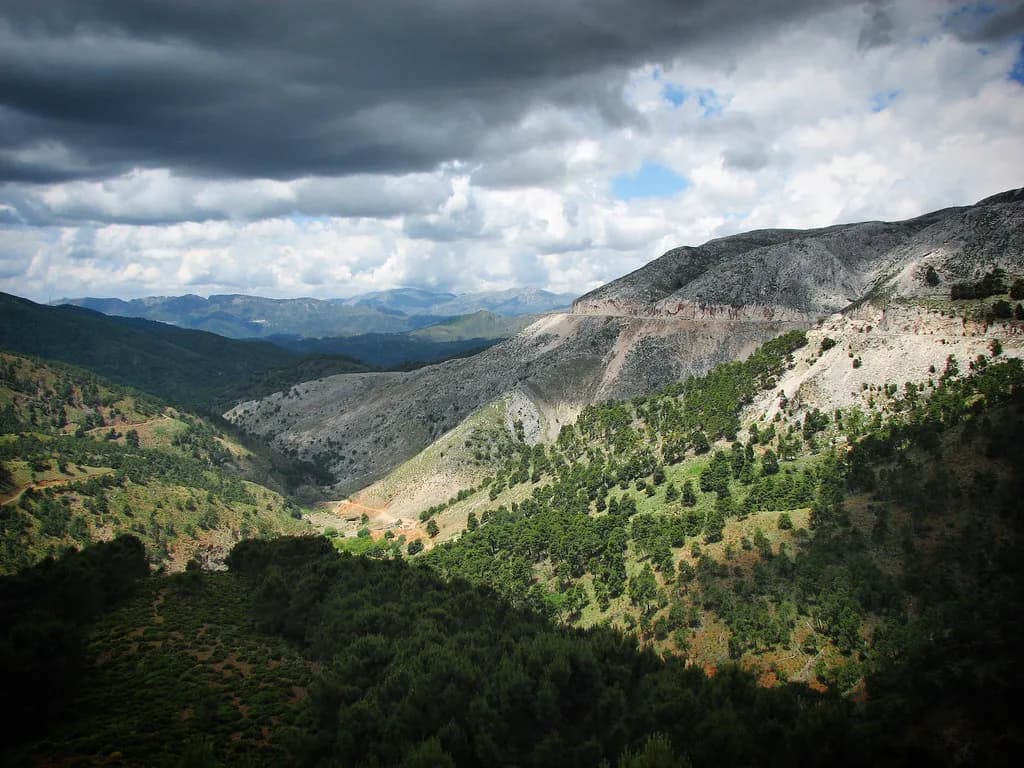 Spain in Spring: Where to Go for Warm Weather Mar–Jun