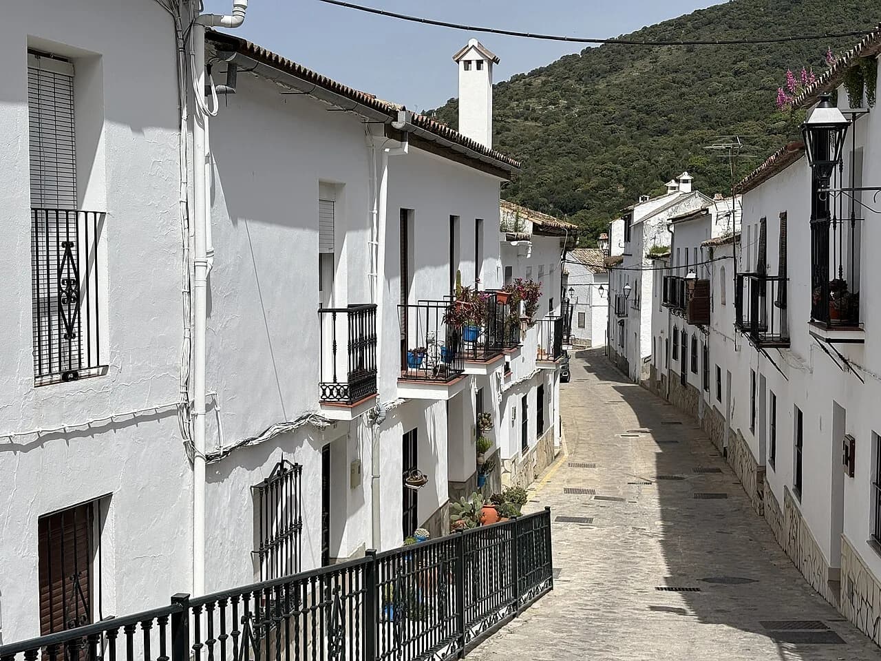 Things to Do in Spain in May: Where to Go and What to Book