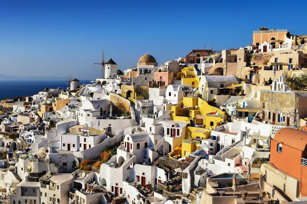 Best Time to Visit Greece: April, May or June?