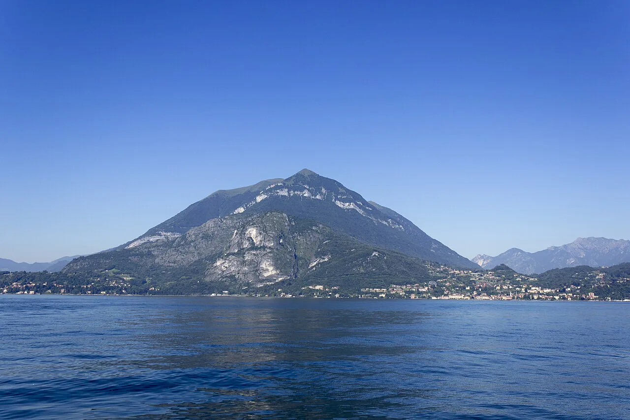 Varenna, mountain view, Lake Como