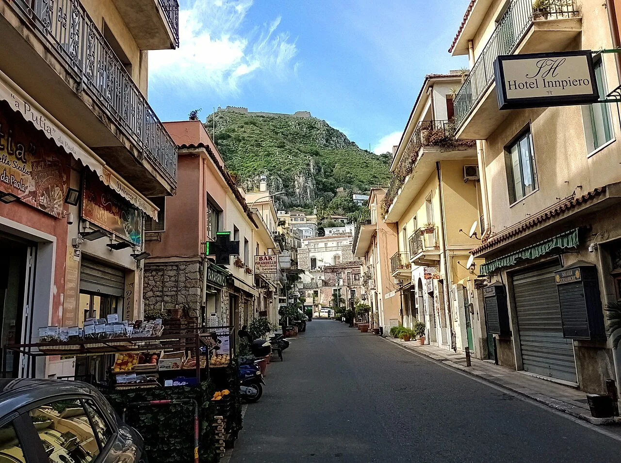 Via Pirandello Taormina 26-02, Sicily
