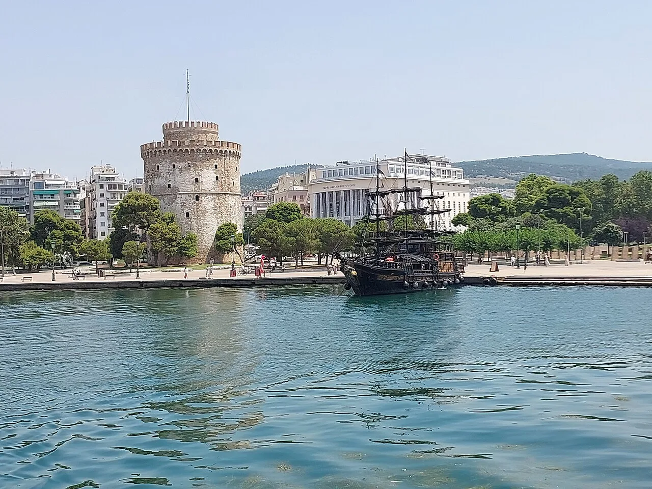 White Tower of Thessaloniki by Jaba
