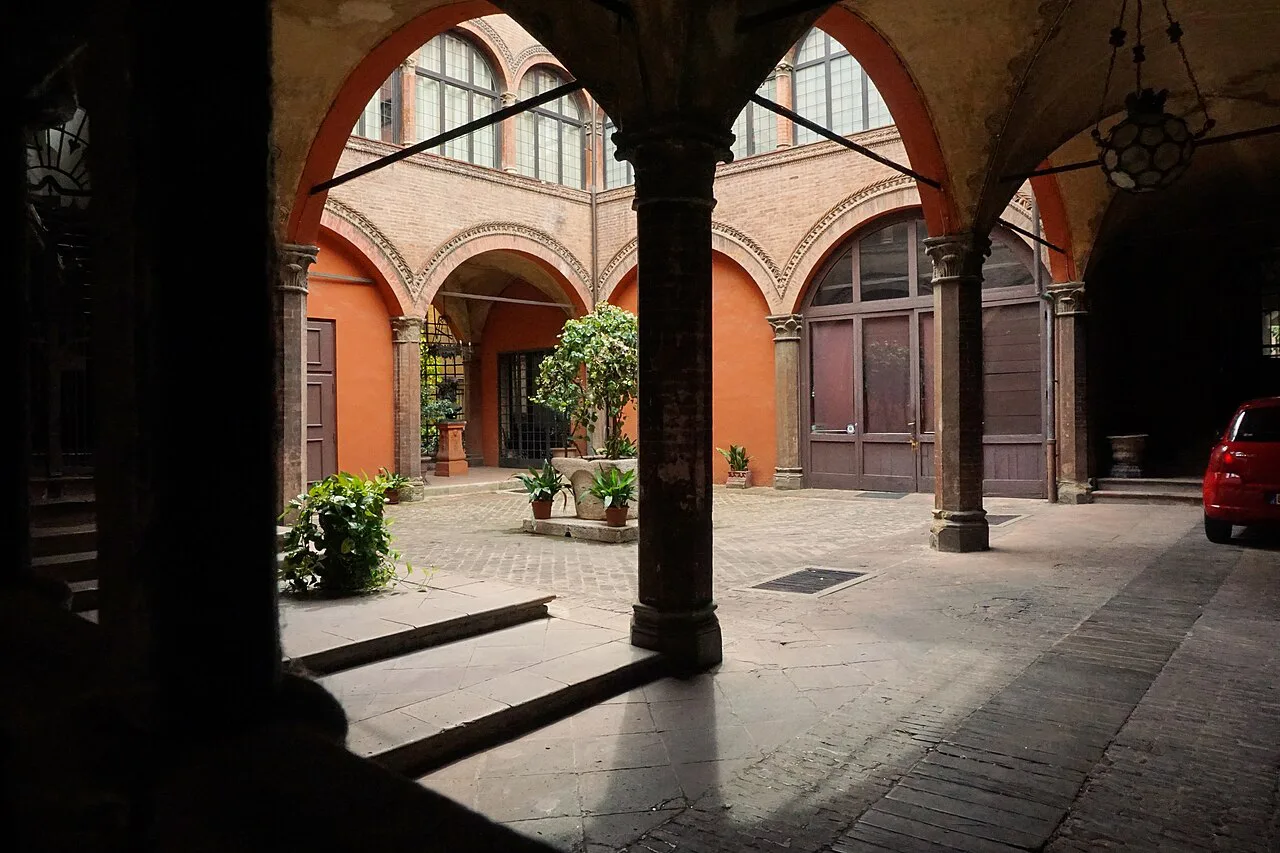Bologna, courtyard of Via Castiglione