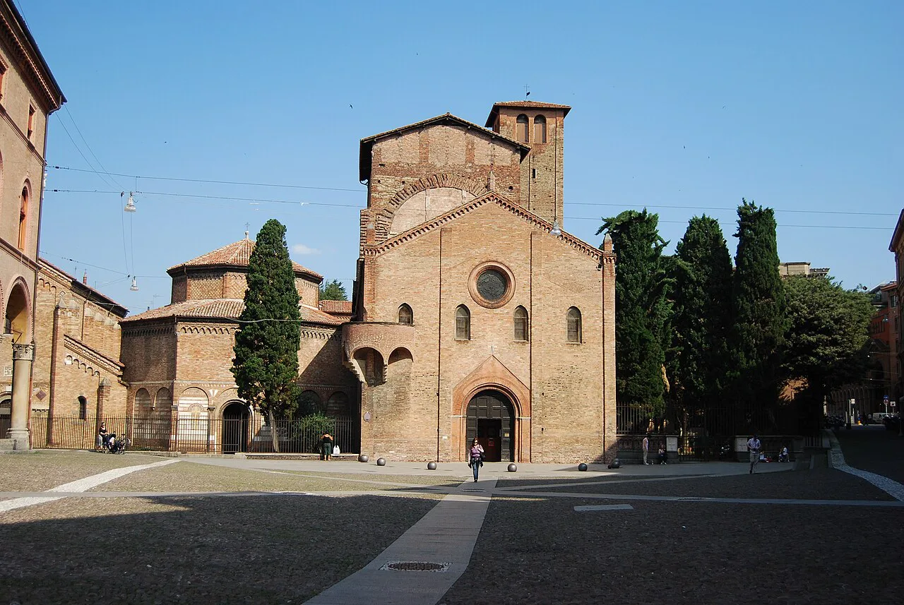 Piazza Santo Stefano, Bologna