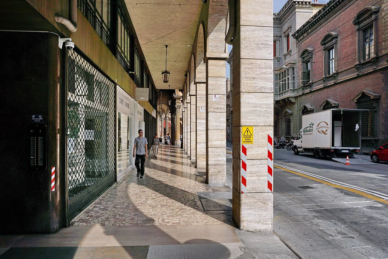Bologna, Via Santo Stefano