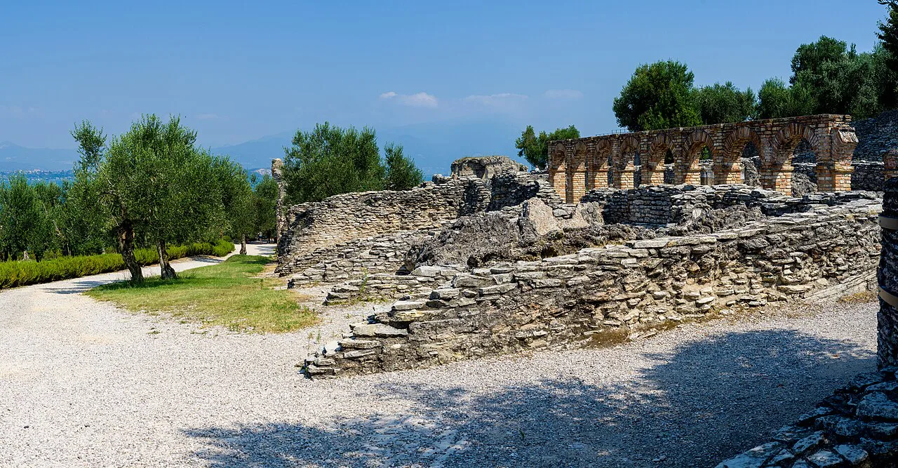 Grotte di Catullo S Sirmione, Lake Garda