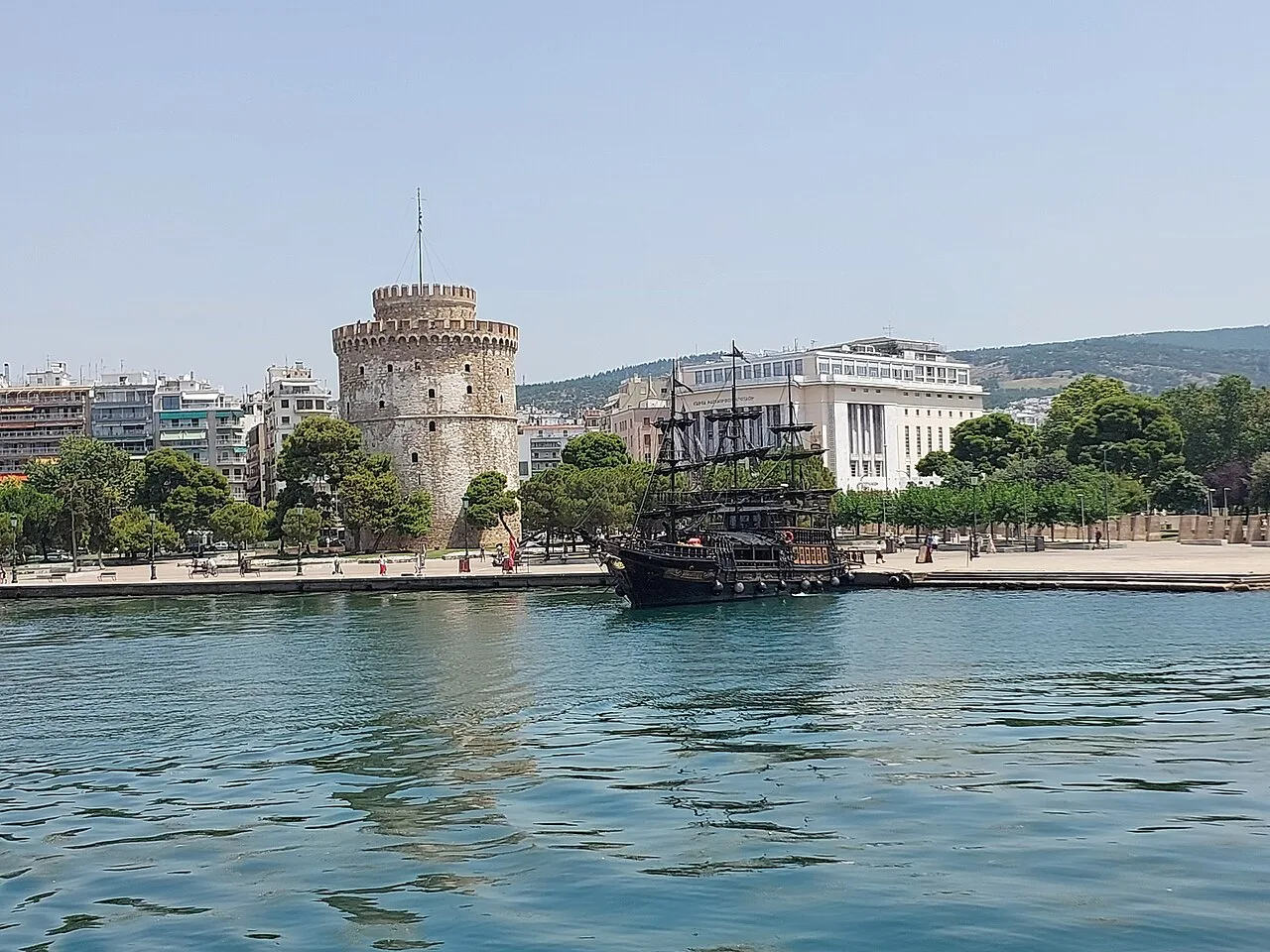 White Tower of Thessaloniki by Jaba